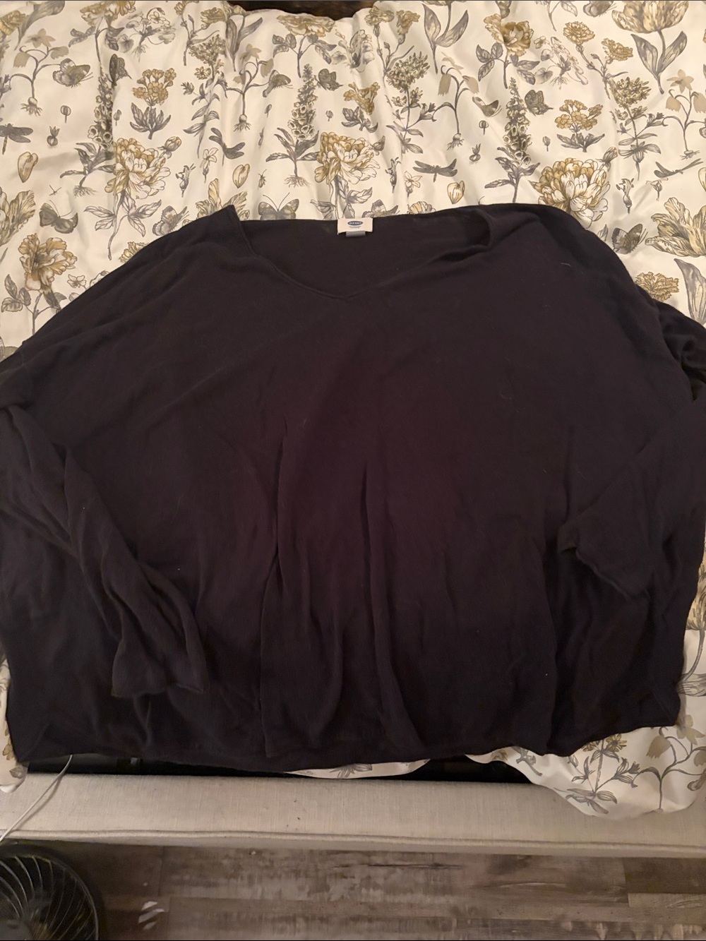 Old navy Black V-Neck Women's Top - Classic Everyday Layering Piece